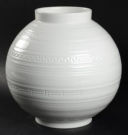 Intaglio 9" Vase