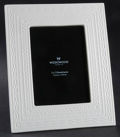 Intaglio Frame-Holds 5" X 7"
