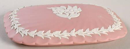Cream Color on Pink Spiral Flute Lid for Rectangular Box
