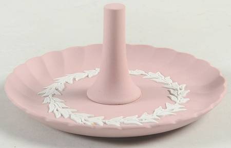Cream Color on Pink Spiral Flute Ring Holder