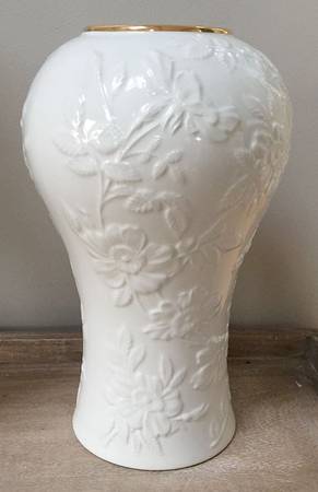 The Gardens of Powerscourt 11" Vase