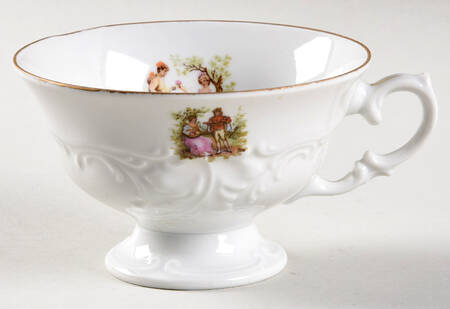 WAV74 Footed Cup