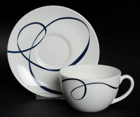 Glisse Flat Cup & Saucer Set