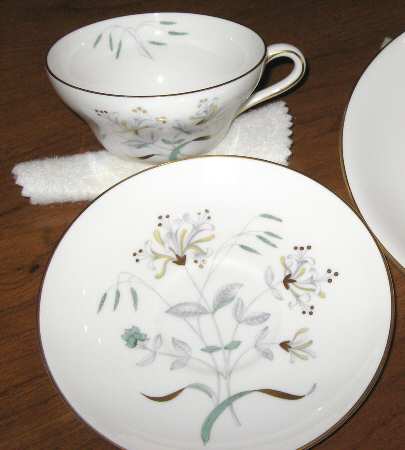 Honeysuckle Gray Flat Cup & Saucer Set