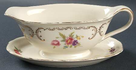 WIG1137 Gravy Boat with Attached Underplate
