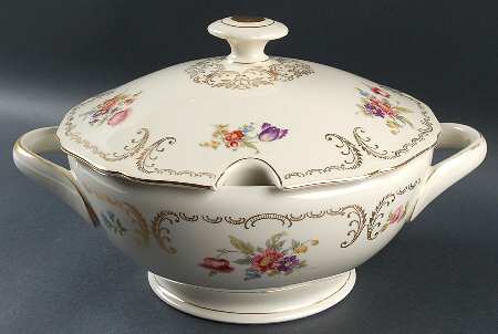 WIG1137 Tureen &  Lid