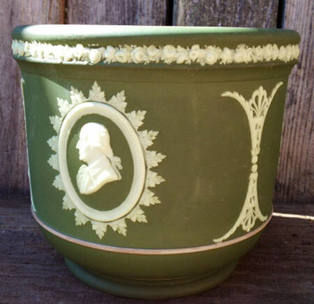 Cream Color on Olive Jasperware #317 5" Jardiniere