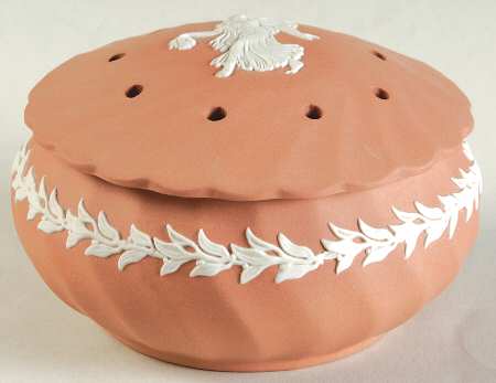 Cream Color on Terra Cotta Spiral Flute Potpourri Box with Lid