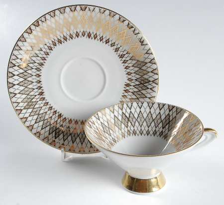WIG1147 Footed Cup & Saucer Set
