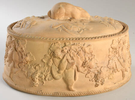 Cane Ware 2.5 Quart Oval Covered Casserole