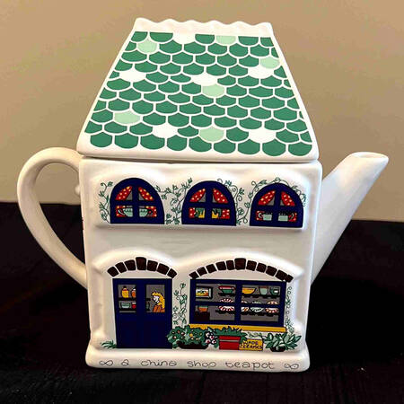 English Life Teapot & Lid