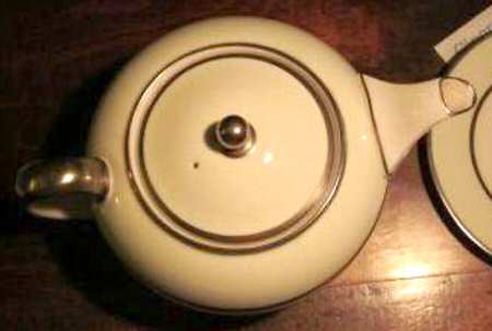 W4163 Teapot & Lid