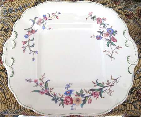 T452 Cake Plate