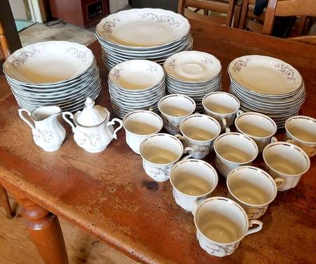 WLB90 Footed Cup & Saucer Set