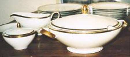 WIG1183 Tureen &  Lid