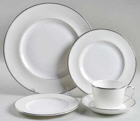 Pointe d'Esprit 5 Piece Place Setting