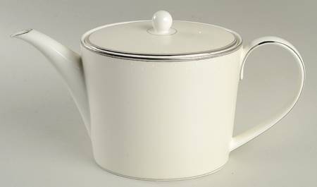 Pointe d'Esprit Teapot & Lid