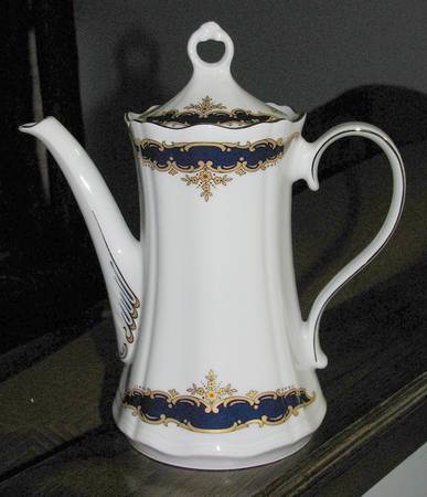 Komtesse Coffee Pot & Lid