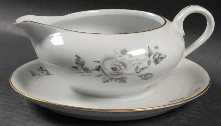 044071 Gravy Boat with Attached Underplate