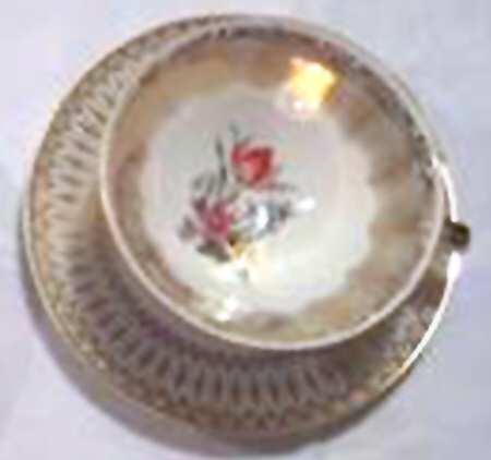 WIG1208 Footed Cup & Saucer Set