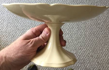 Williamsburg 9" Diameter Pedestal Cake Stand
