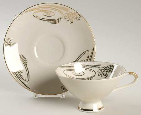 WIG1235 Footed Cup & Saucer Set
