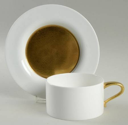 Pure Gold Flat Cup & Saucer Set
