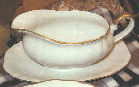 WIG765 Gravy Boat with Attached Underplate