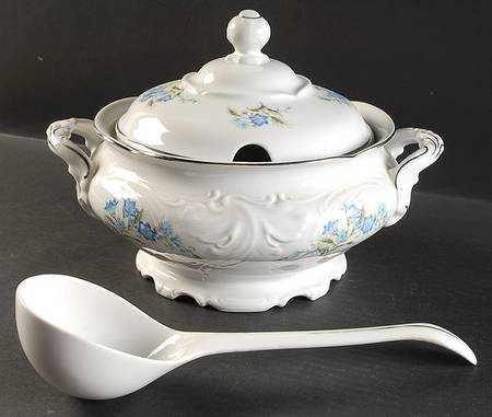 WLB104 Tureen & Lid w/Ladle