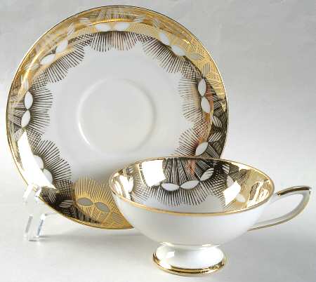 WIG1243 Footed Cup & Saucer Set