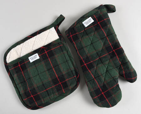 Tartan Plaid Cloth Oven Mitt and Potholder Set Motif 1