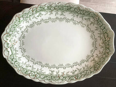 Woodland Green (Gold Accents) 16" Oval Serving Platter