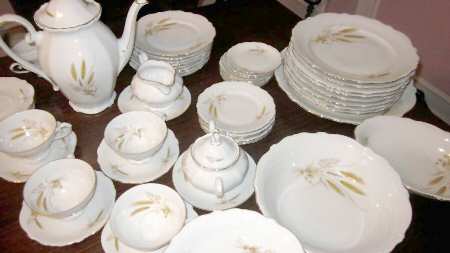 WIG1261 Footed Cup & Saucer Set