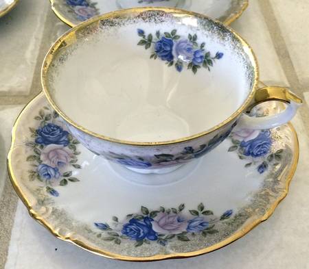 WIG1296 Footed Cup & Saucer Set
