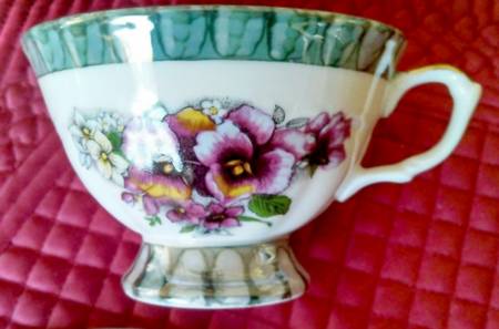 WLB109 Footed Cup