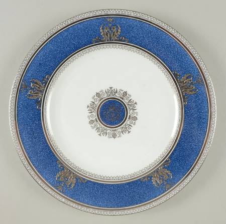 Columbia Powder Blue Rim, Center (Platinum Trim) by Wedgwood