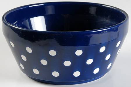 WAE25 Blue 7" Round Vegetable Bowl