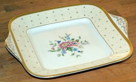 Grace Handled Cake Plate