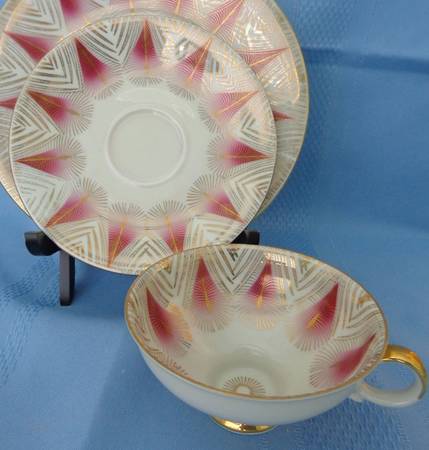 WIG1341 Footed Cup & Saucer Set