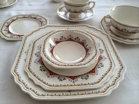 WW670 Footed Cream Soup Bowl & Saucer Set