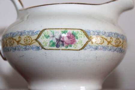 A9272 Creamer