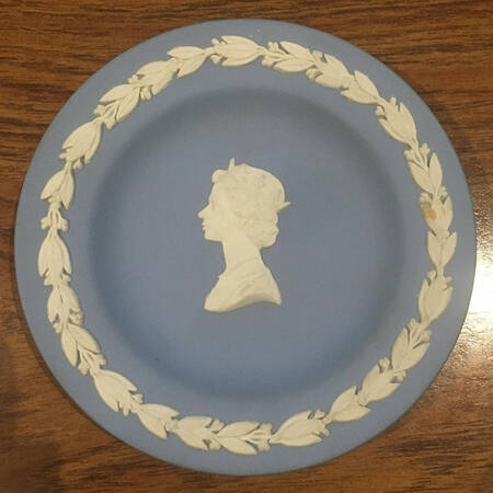 Jasperware Royalty Giftware Round Personality Tray