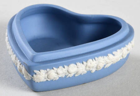 Jasperware Royalty Giftware Heart Shape Box No Lid