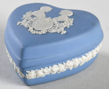 Jasperware Royalty Giftware Heart Shape Box & Lid