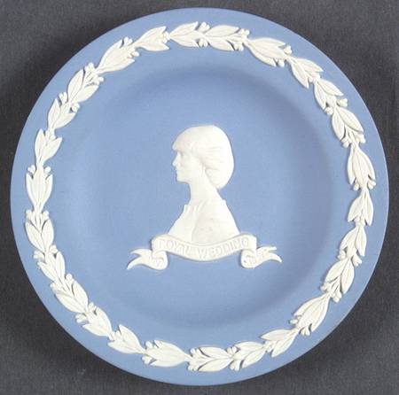 Jasperware Royalty Giftware Round Personality Tray