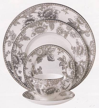 Tonquin Platinum by Wedgwood