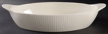 Tisbury 16" Oval Baker