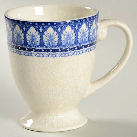 Heirloom Royal Acanthus Footed Mug