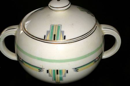 WOO243 Sugar Bowl & Lid