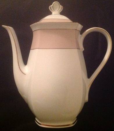 La Belle Coffee Pot & Lid